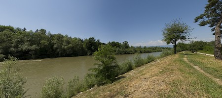 Celozaslonska prostorska slika - FULL SCREEN VR panorama